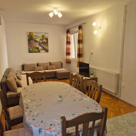 Apartments Veni Up Starigrad Paklenica Ngoại thất bức ảnh