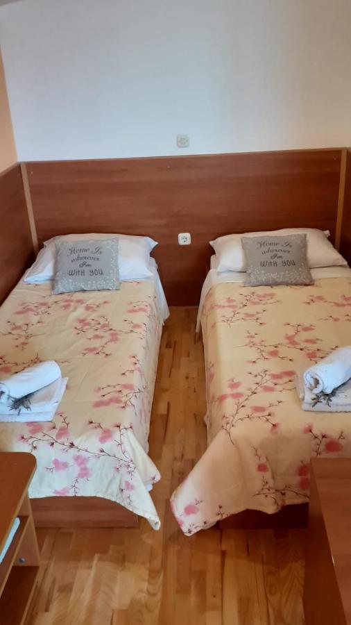 Apartments Veni Up Starigrad Paklenica Ngoại thất bức ảnh