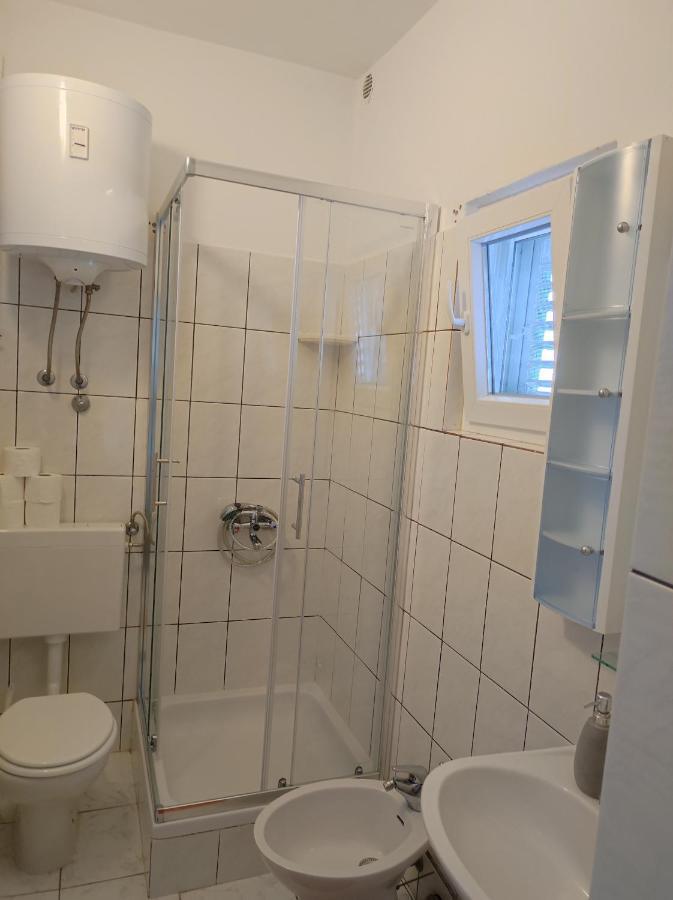 Apartments Veni Up Starigrad Paklenica Ngoại thất bức ảnh