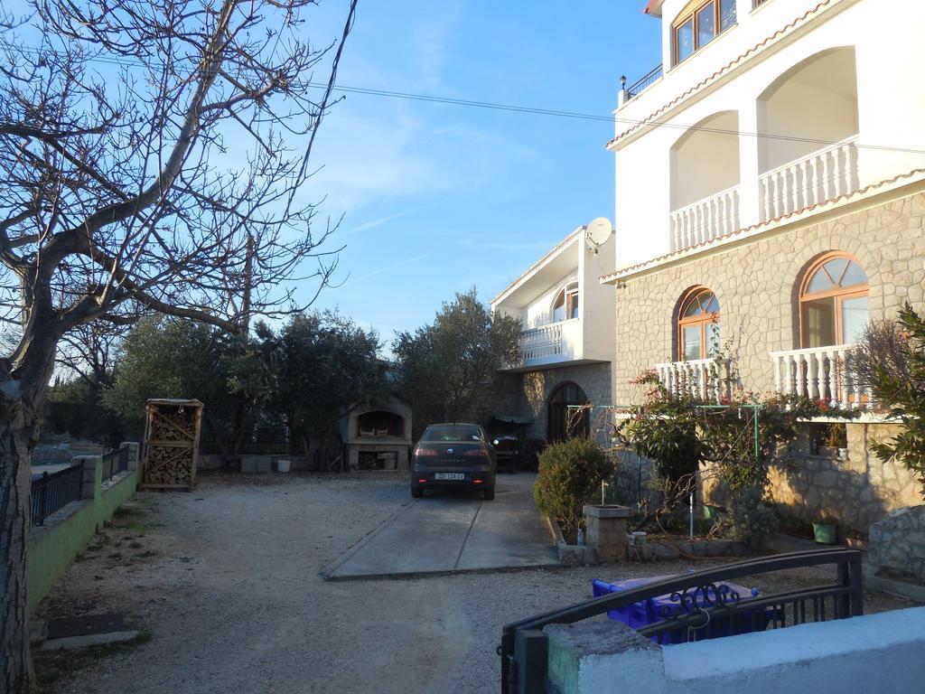 Apartments Veni Up Starigrad Paklenica Ngoại thất bức ảnh